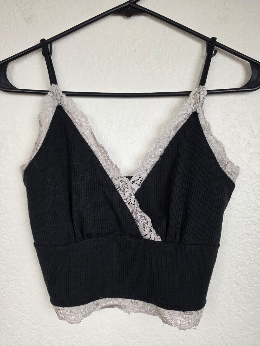Vintage Y2K 90s Papaya Black Ribbed Lace Trim Crop Top XS